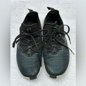 Woman’s Nike Free training athletic shoes navy blue shimmer  size 7